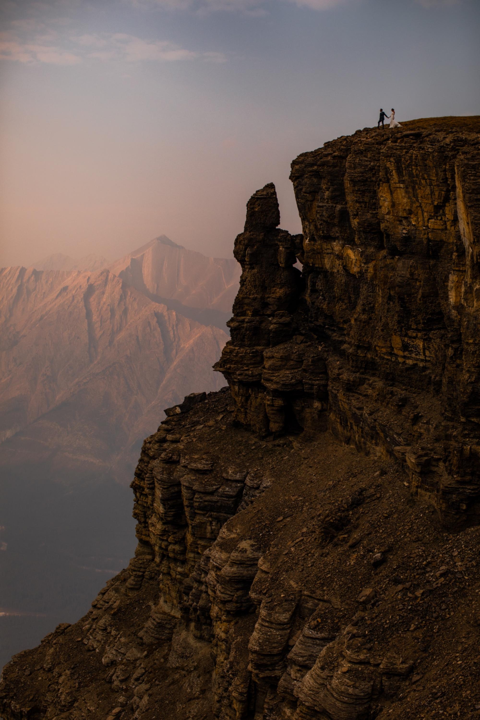 Banff Wedding Photographer: An Unforgettable Mountaintop Wedding