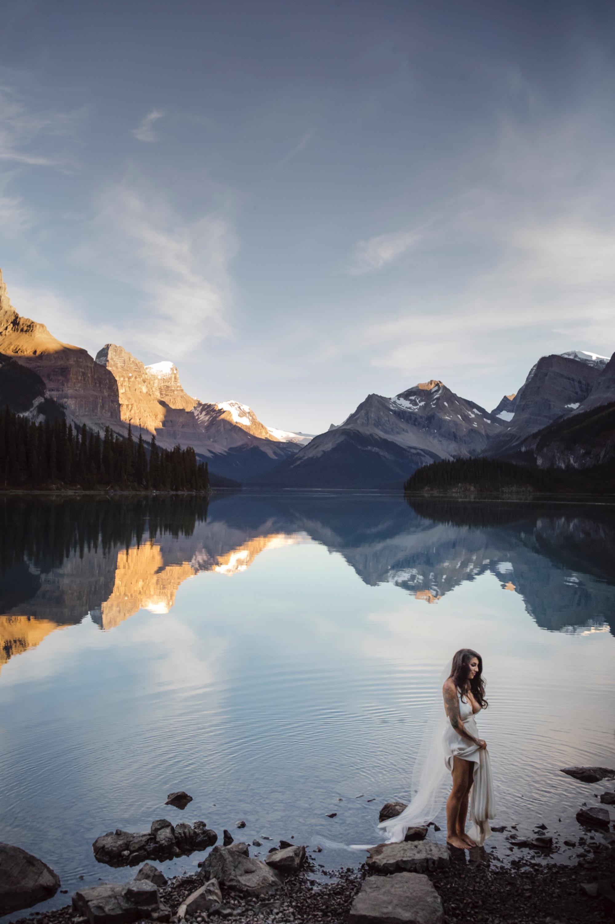 A Picturesque Jasper Wedding: Sarah & Gabriel's Intimate Celebration