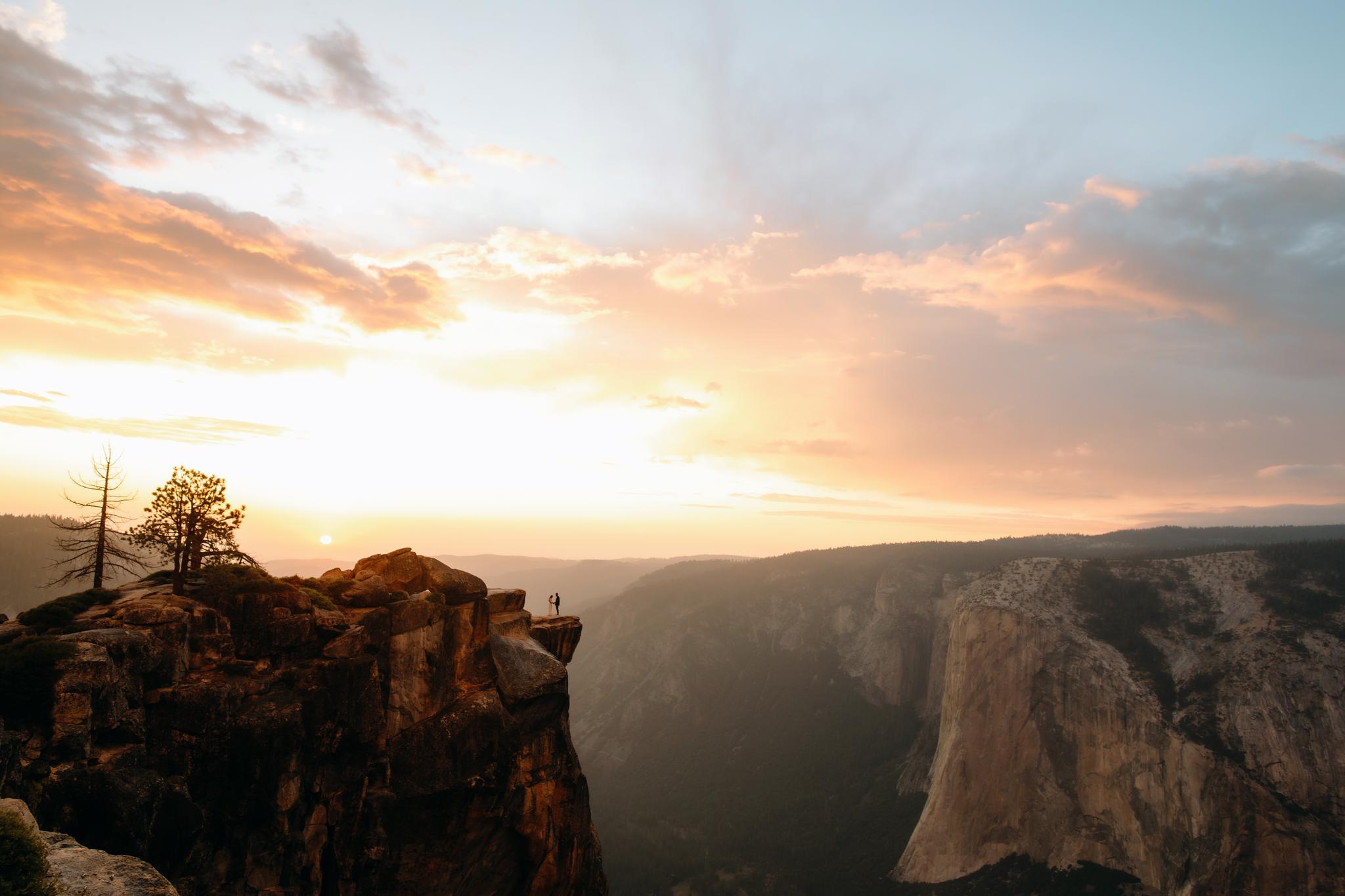 YOSEMITE WEDDING PHOTOGRAPHER: Tales of Love, Faith, and Photography
